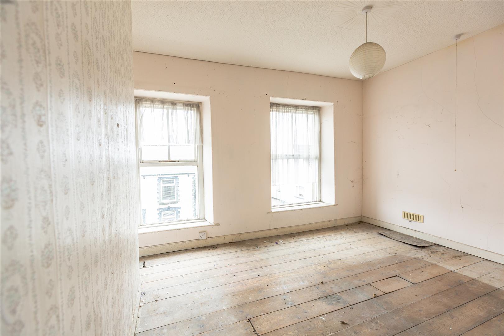 Vicarage Road, Morriston, Swansea, SA6 6DH